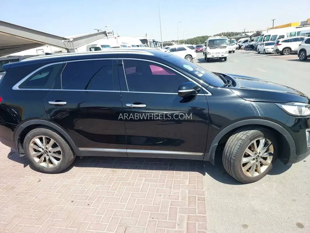 Kia Sorento 2015 for Sale in Sharjah Image-19