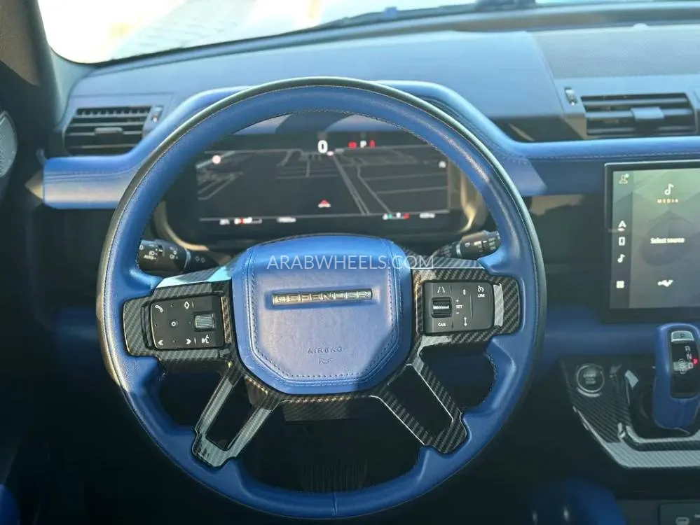 لاند روفر ديفندر 2023 for Sale in الشارقة Image-9