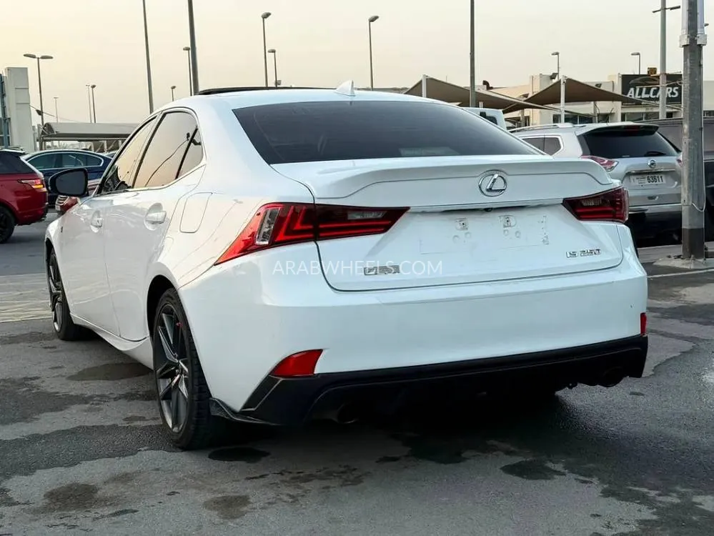 Lexus IS 2015 for Sale in Dubai Image-12