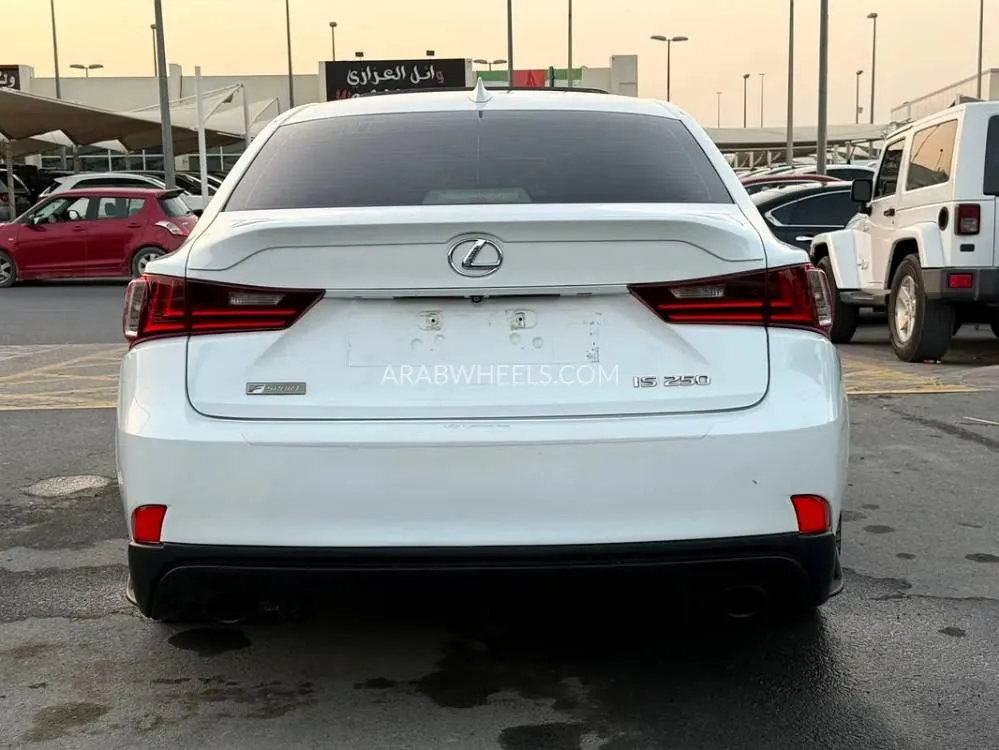 Lexus IS 2015 for Sale in Dubai Image-13