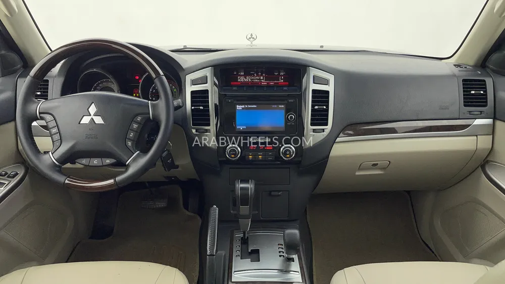 ميتسوبيشي باجيرو 2017 for Sale in دبي Image-12