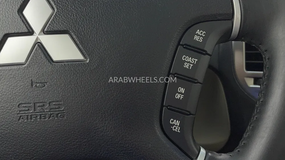 ميتسوبيشي باجيرو 2017 for Sale in دبي Image-20