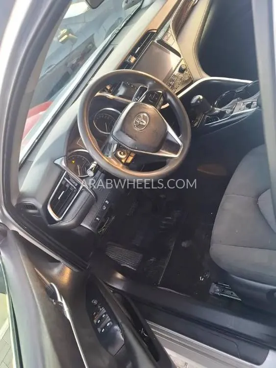 Toyota Camry 2020 for Sale in Sharjah Image-10