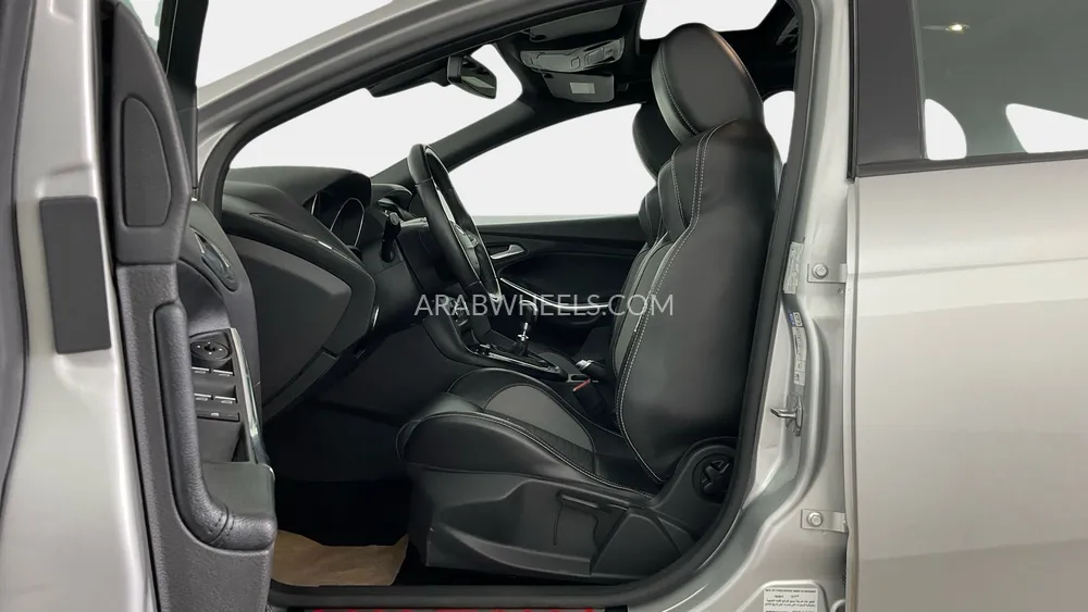 Ford Focus 2018 for Sale in Sharjah Image-24