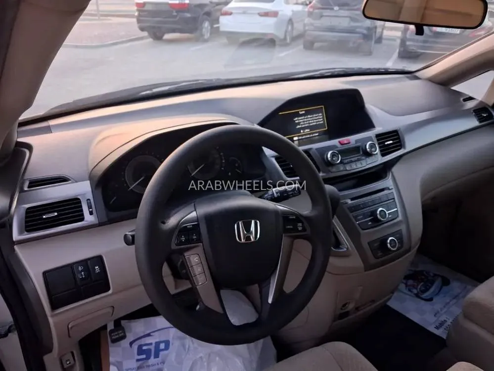 Honda Odyssey 2015 for Sale in Abu Dhabi Image-6