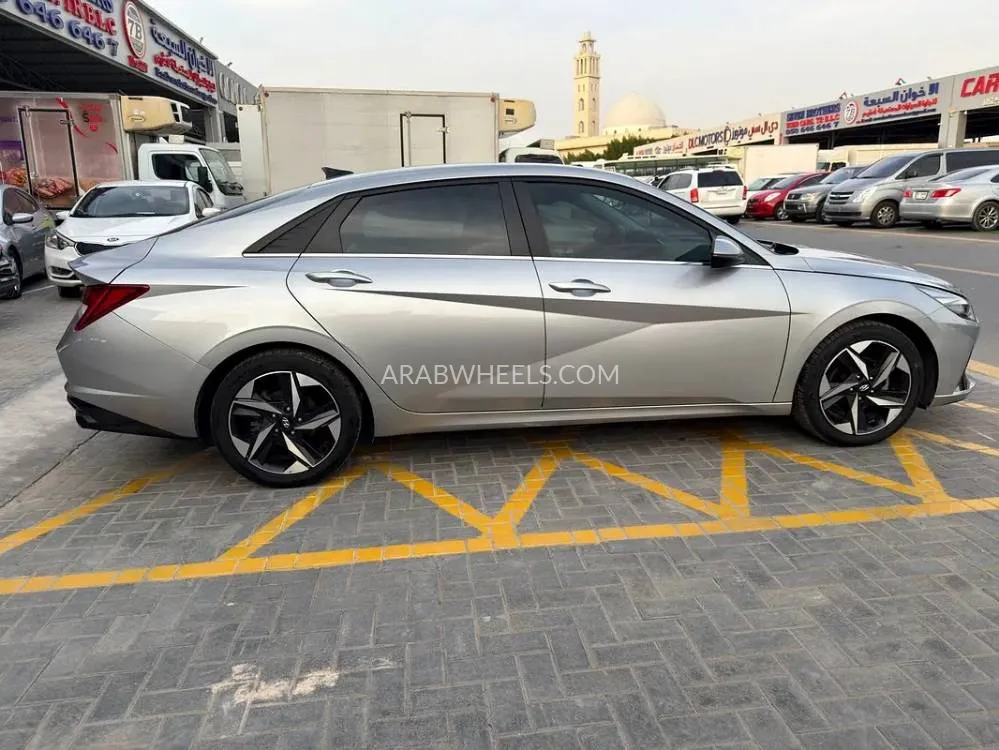Hyundai Elantra 2021 for Sale in Ajman Image-6
