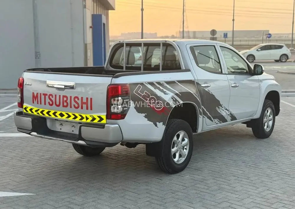 Mitsubishi L200 2020 for Sale in Abu Dhabi Image-6
