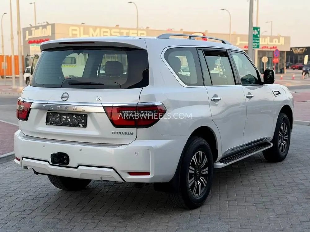 Nissan Patrol 2023 for Sale in Abu Dhabi Image-9