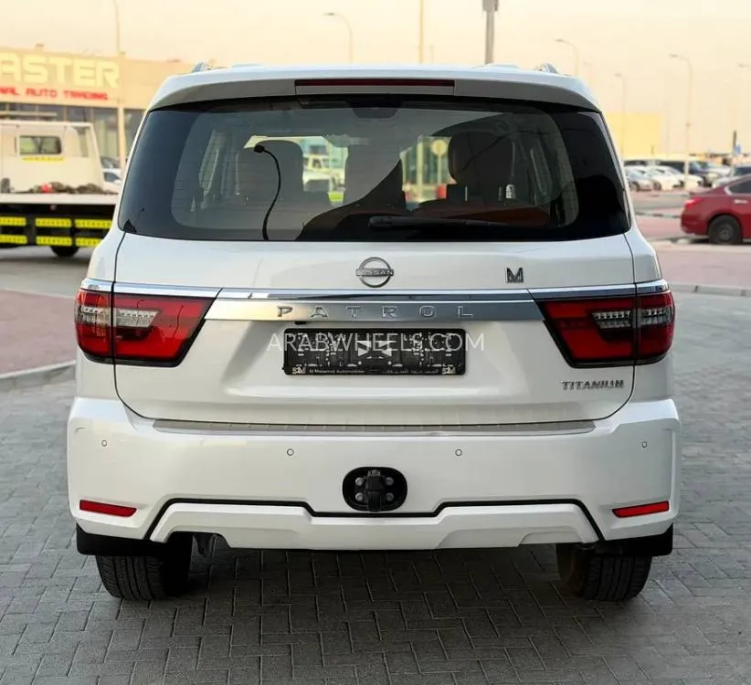 Nissan Patrol 2023 for Sale in Abu Dhabi Image-10