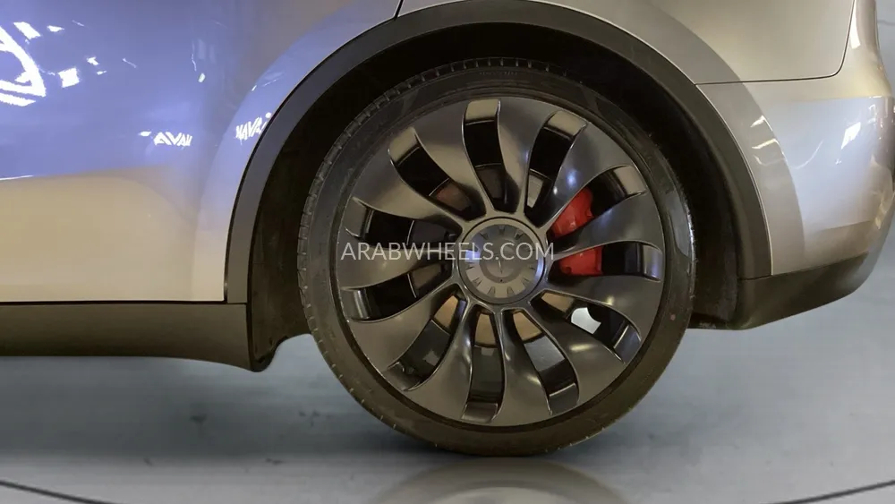 Tesla Model Y 2023 for Sale in Sharjah Image-10