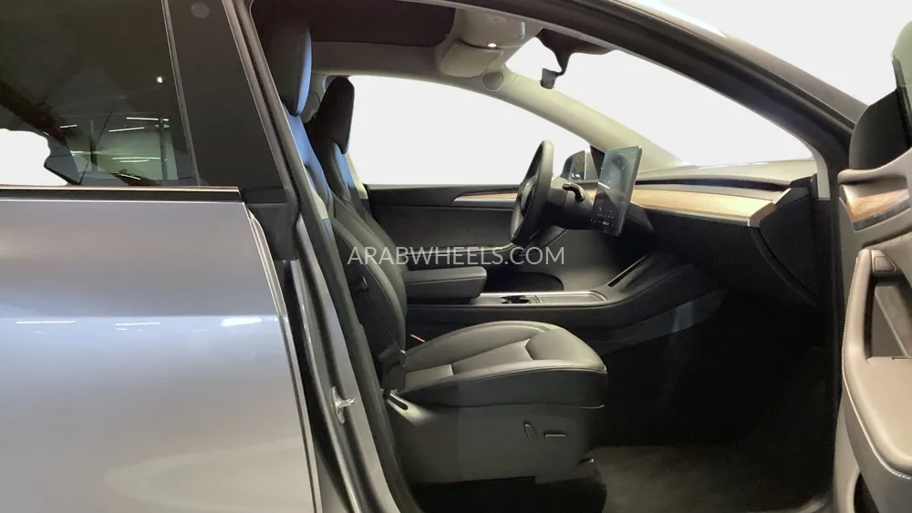 Tesla Model Y 2023 for Sale in Sharjah Image-21