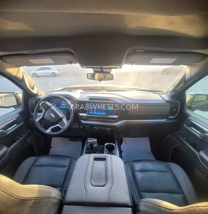 Chevrolet Silverado 2022 for Sale in Sharjah Image-2