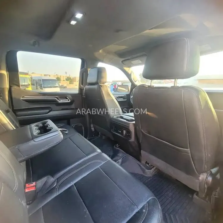 Chevrolet Silverado 2022 for Sale in Sharjah Image-5