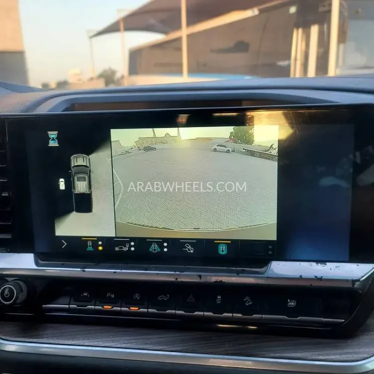 Chevrolet Silverado 2022 for Sale in Sharjah Image-10