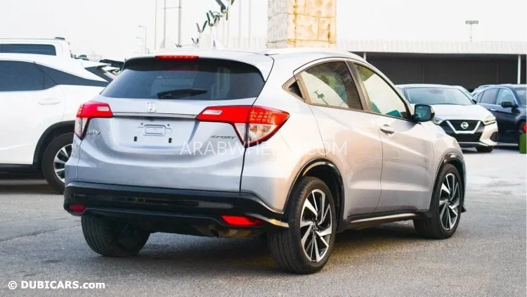 Honda HR-V 2019 for Sale in Ajman Image-8