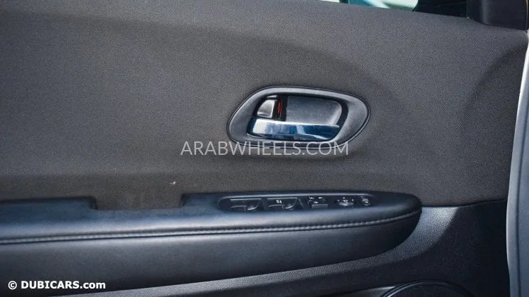 Honda HR-V 2019 for Sale in Ajman Image-12