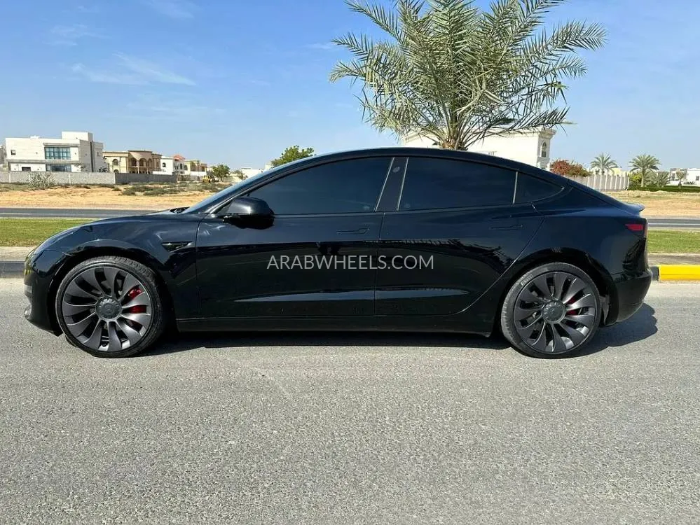Tesla Model 3 2023 for Sale in Dubai Image-5