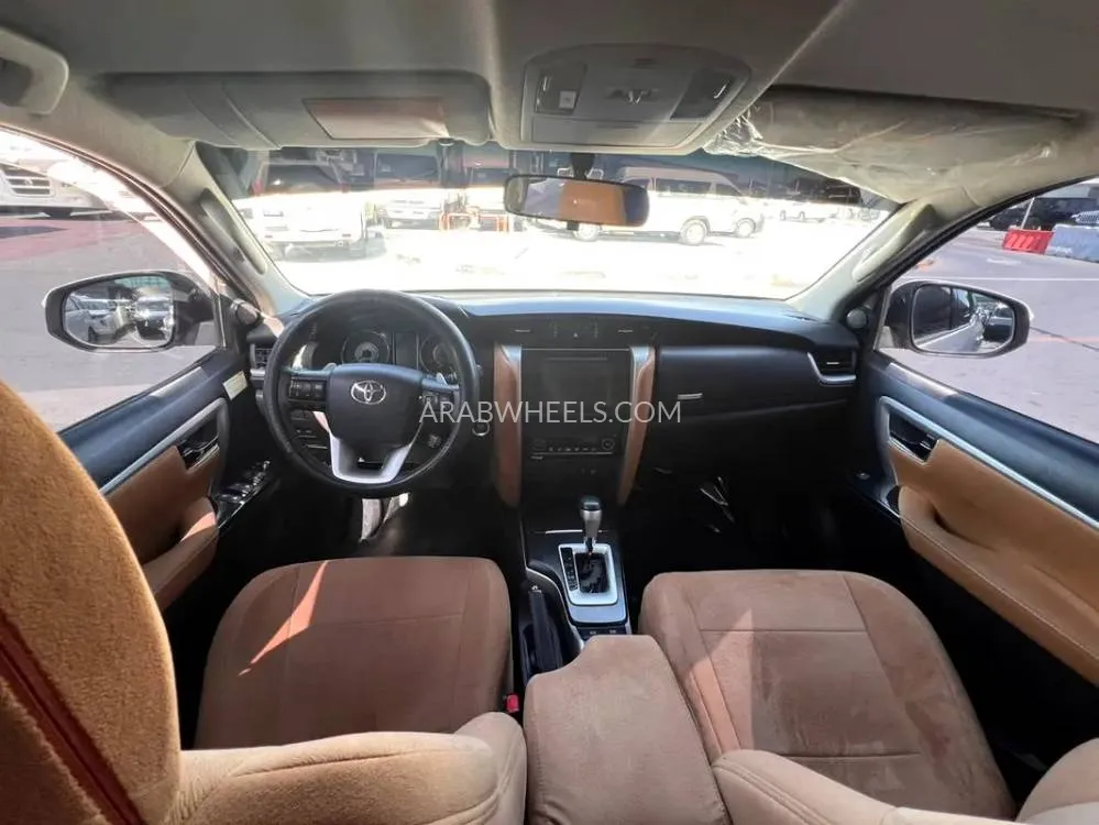 Toyota Fortuner 2017 for Sale in Sharjah Image-4
