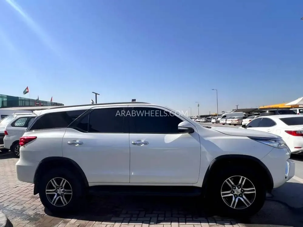 Toyota Fortuner 2017 for Sale in Sharjah Image-6