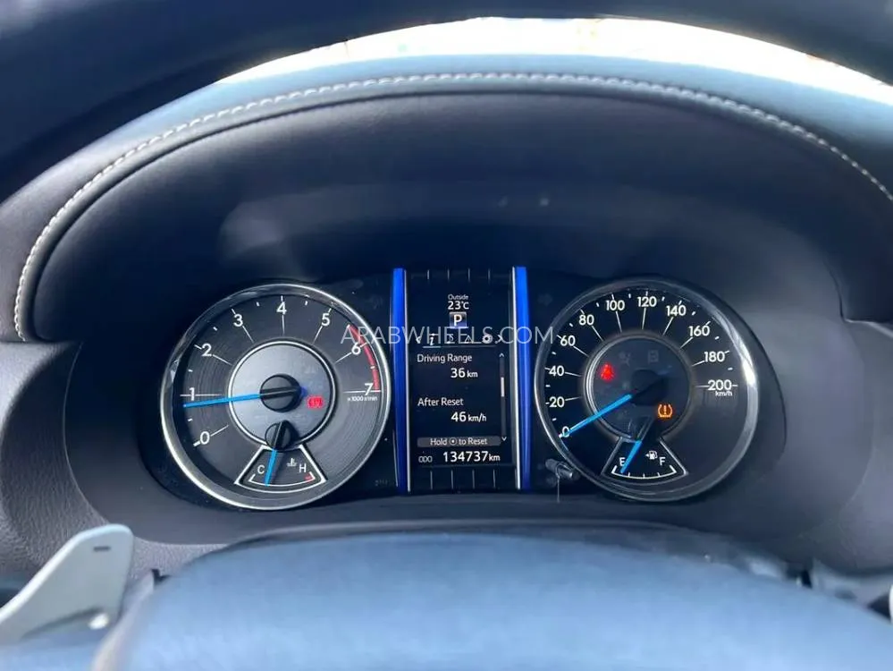 Toyota Fortuner 2017 for Sale in Sharjah Image-7