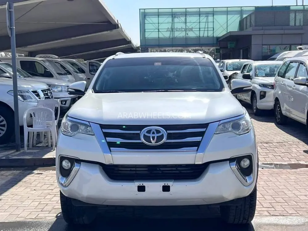 Toyota Fortuner 2017 for Sale in Sharjah Image-8