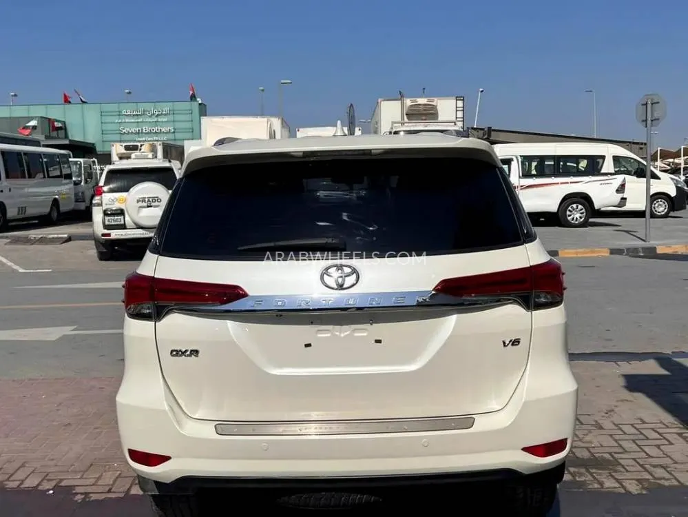Toyota Fortuner 2017 for Sale in Sharjah Image-10