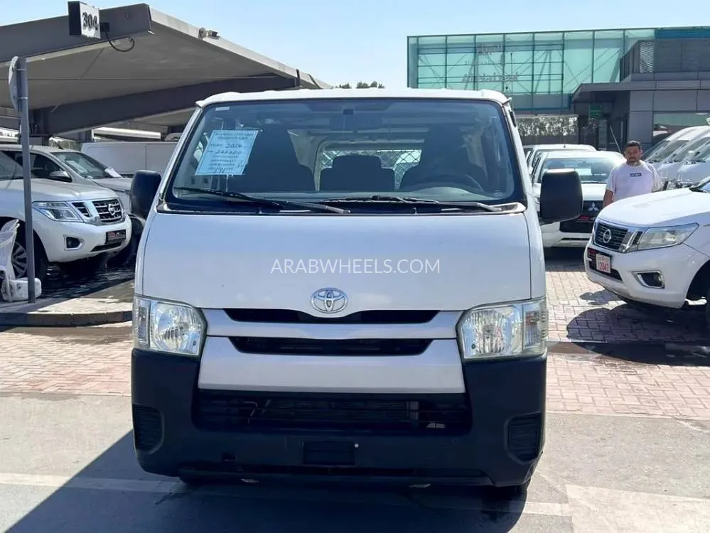 Toyota Hiace 2014 for Sale in Sharjah Image-3