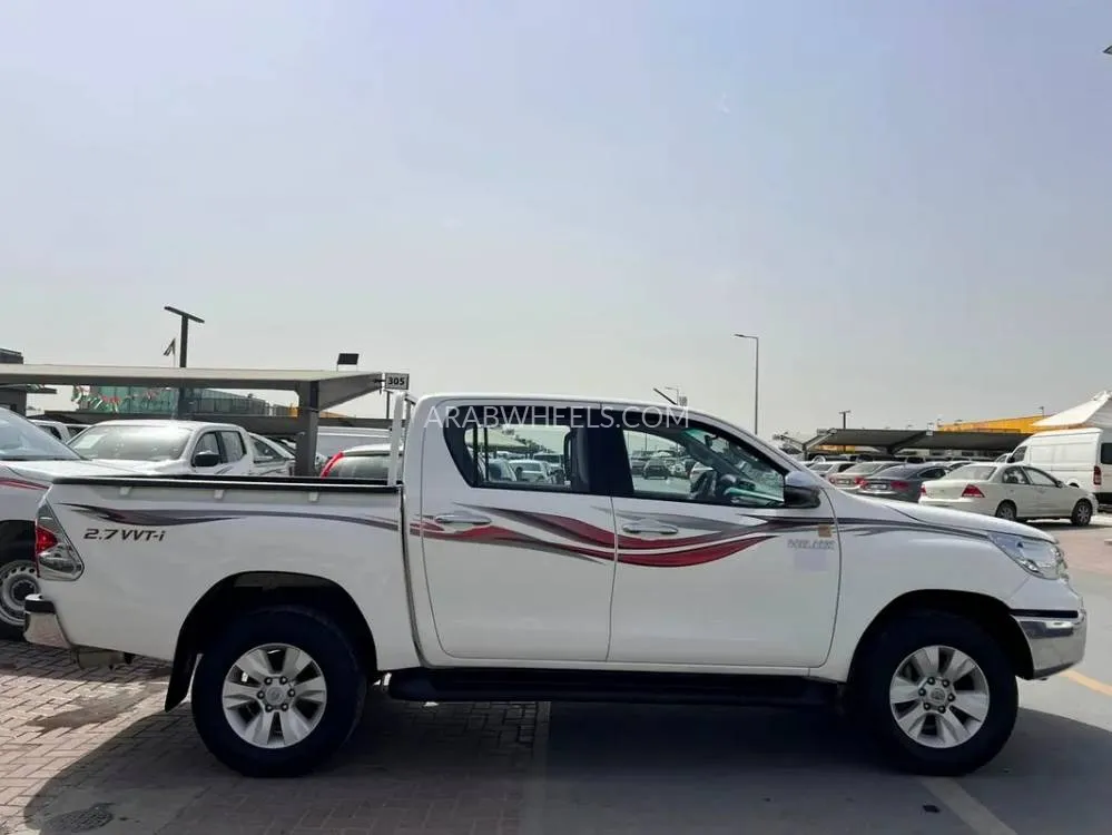 Toyota Hilux 2020 for Sale in Sharjah Image-4