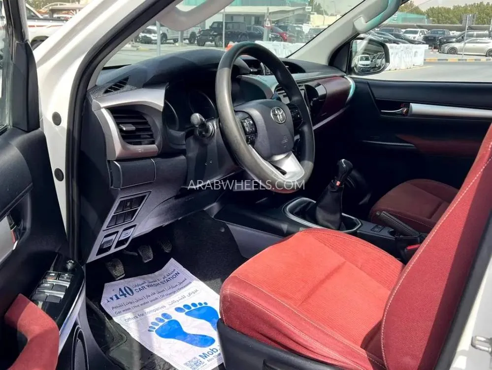 Toyota Hilux 2020 for Sale in Sharjah Image-10