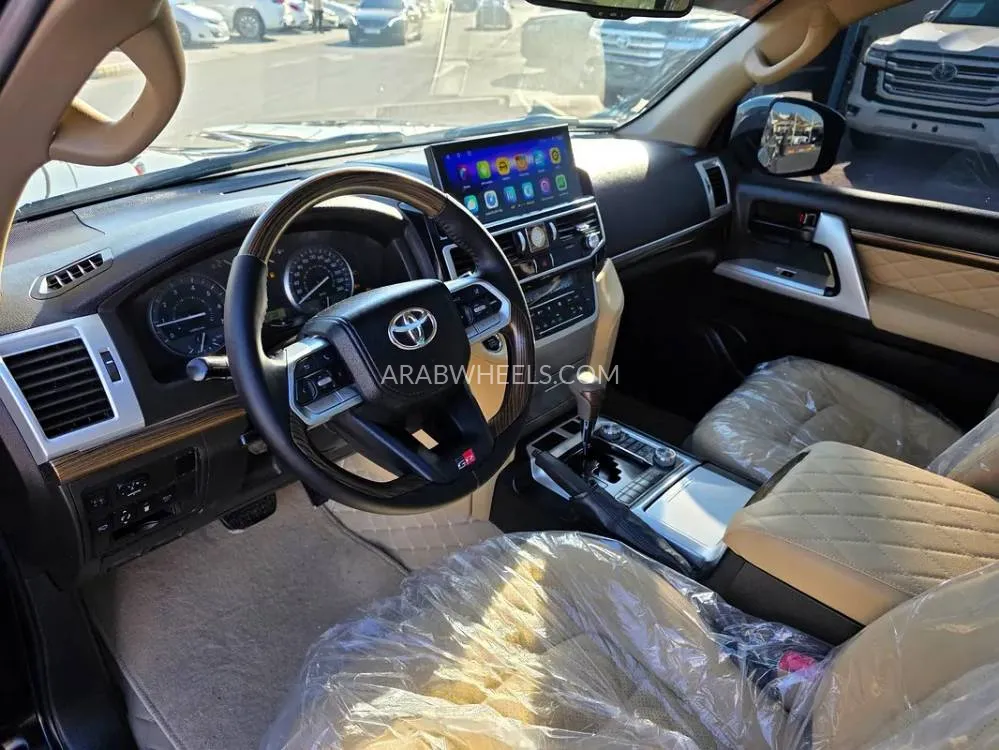 Toyota Land Cruiser 2011 for Sale in Sharjah Image-4