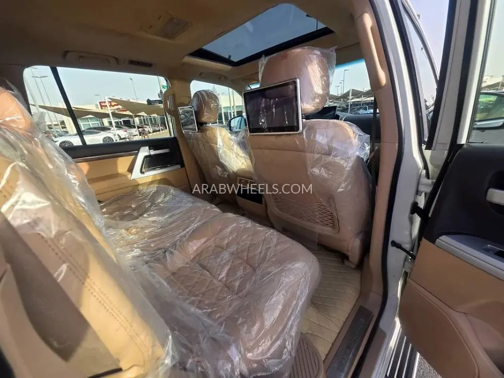 Toyota Land Cruiser 2015 for Sale in Sharjah Image-5