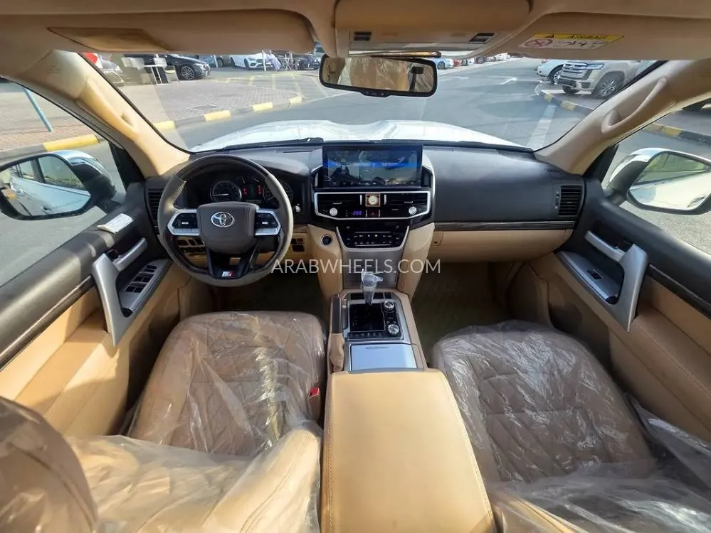 Toyota Land Cruiser 2015 for Sale in Sharjah Image-9