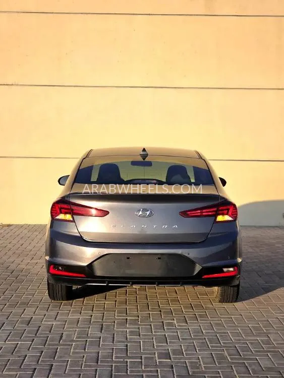 Hyundai Elantra 2020 for Sale in Sharjah Image-2