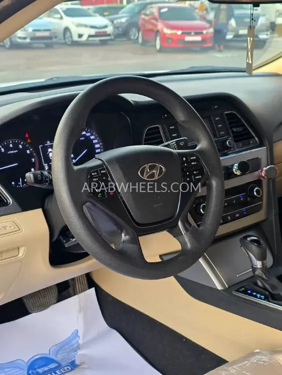 Hyundai Sonata 2015 for Sale in Sharjah Image-2