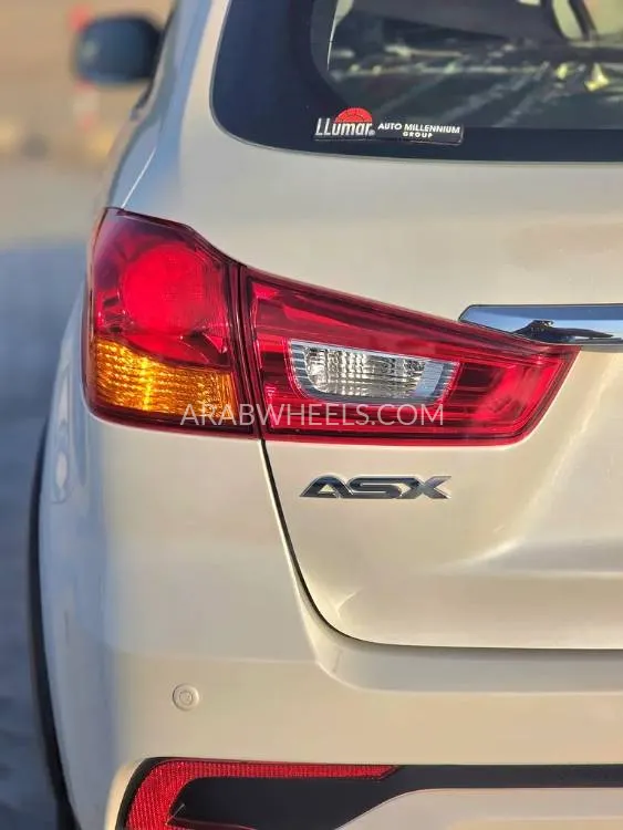 Mitsubishi ASX 2019 for Sale in Sharjah Image-3