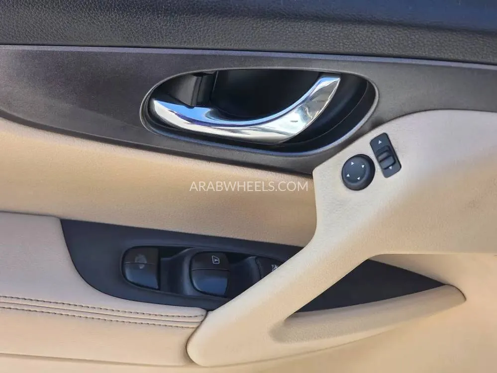 Nissan X-Trail 2015 for Sale in Sharjah Image-3