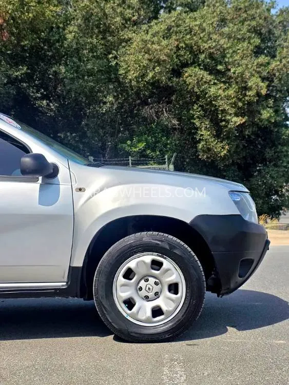 Renault Duster 2017 for Sale in Sharjah Image-4