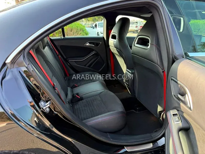 Mercedes Benz A Class 2019 for Sale in Dubai Image-8