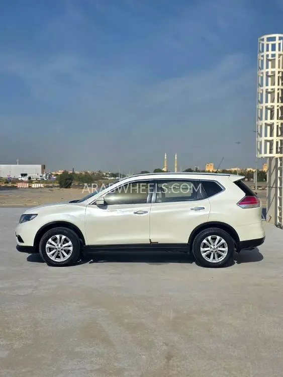 Nissan X-Trail 2015 for Sale in Sharjah Image-11