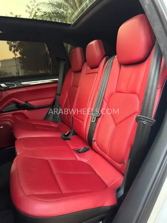 Porsche Cayenne 2014 for Sale in Abu Dhabi Image-2