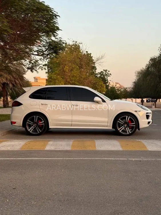 Porsche Cayenne 2014 for Sale in Abu Dhabi Image-10