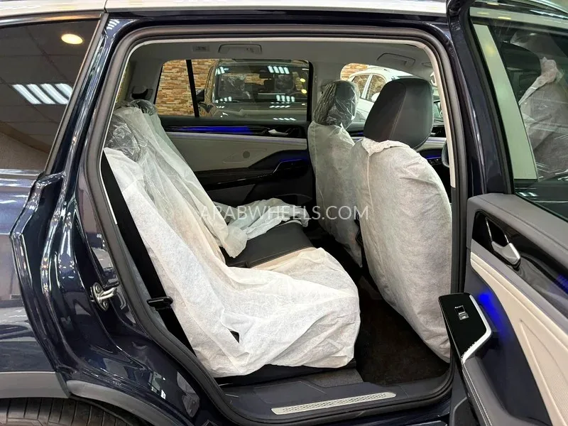 Volkswagen ID.6 2022 for Sale in Dubai Image-12