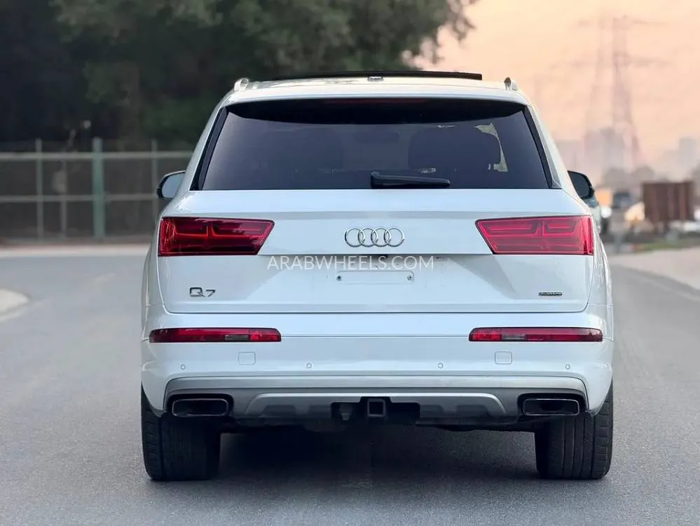 Audi Q7 2018 for Sale in Sharjah Image-4