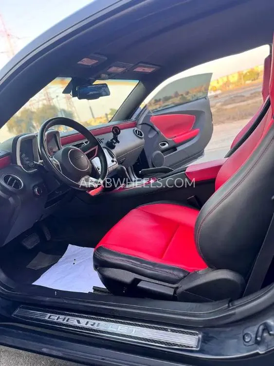 Chevrolet Camaro 2011 for Sale in Sharjah Image-8