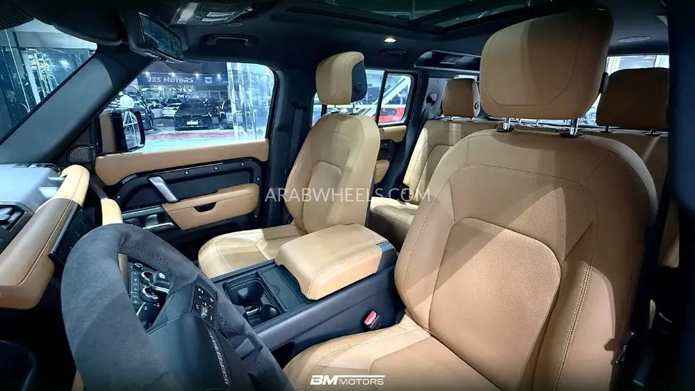 Land Rover Defender 2023 for Sale in Dubai Image-12