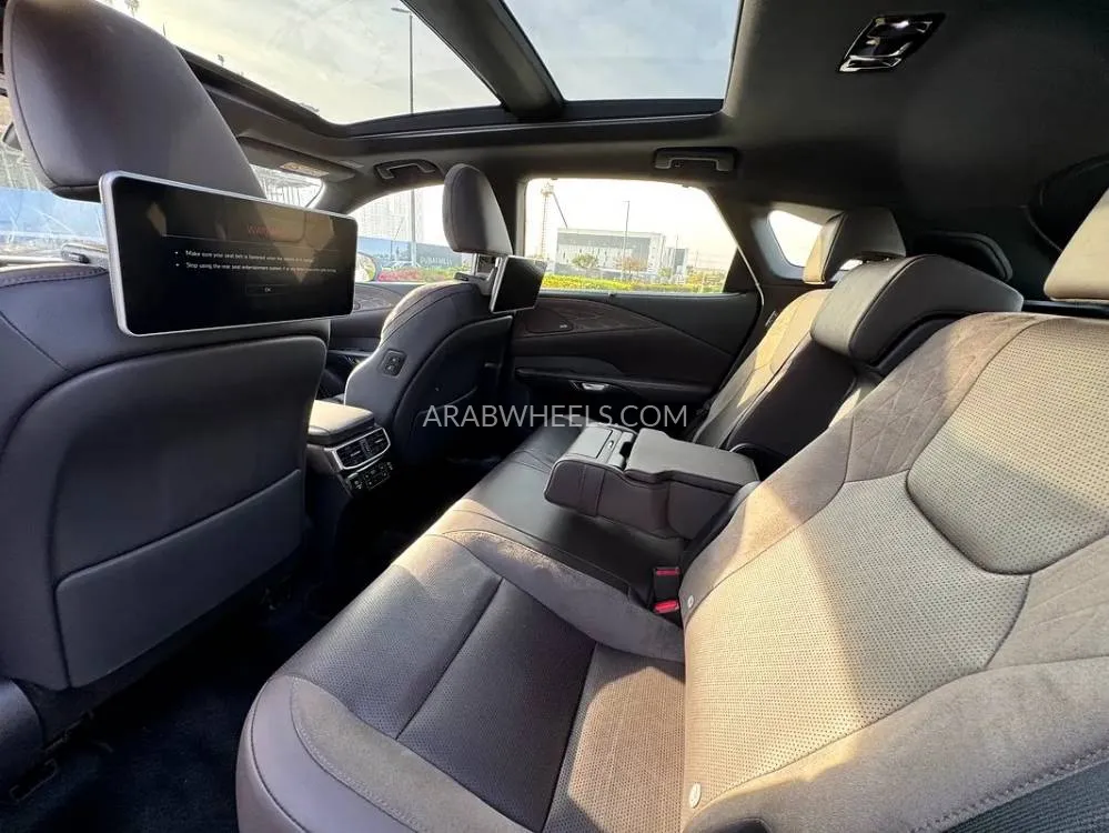 Lexus RX 2023 for Sale in Dubai Image-6