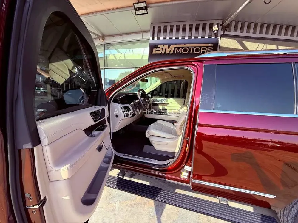 Lincoln Navigator 2021 for Sale in Dubai Image-12