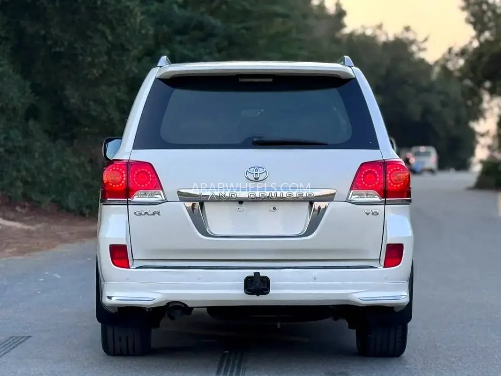 Toyota Land Cruiser 2013 for Sale in Sharjah Image-12