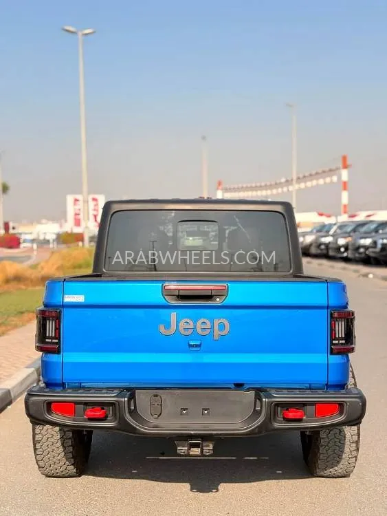 Jeep Gladiator 2022 for Sale in Dubai Image-2