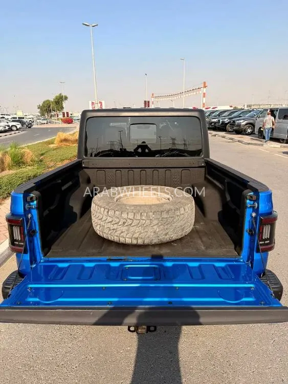 Jeep Gladiator 2022 for Sale in Dubai Image-9